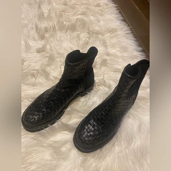 Stuart Weitzman 5050 Lift Woven Bootie - Picture 3 of 9